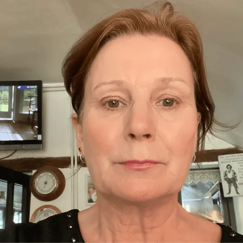 🔥Last Day $9.99🔥 Foundation 4 in 1 - Medium Spectrum