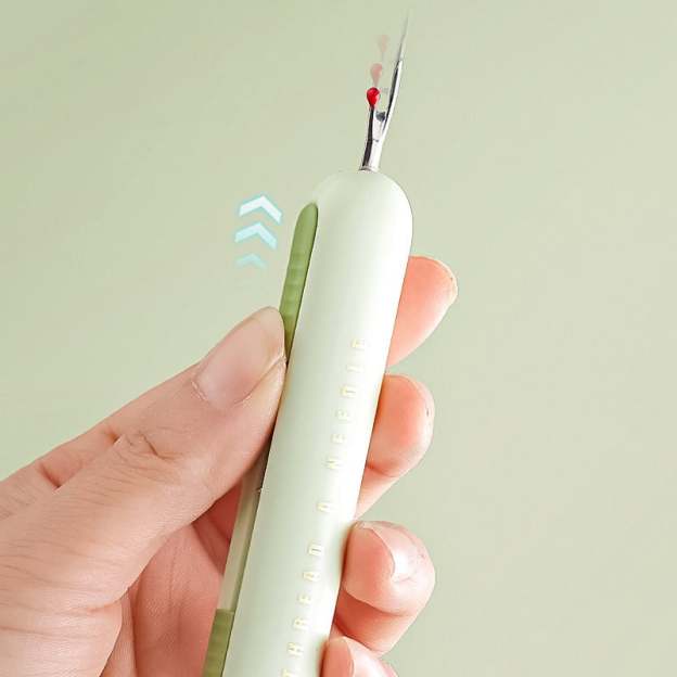 ❤2 In 1 Needle Threader Seam Ripper