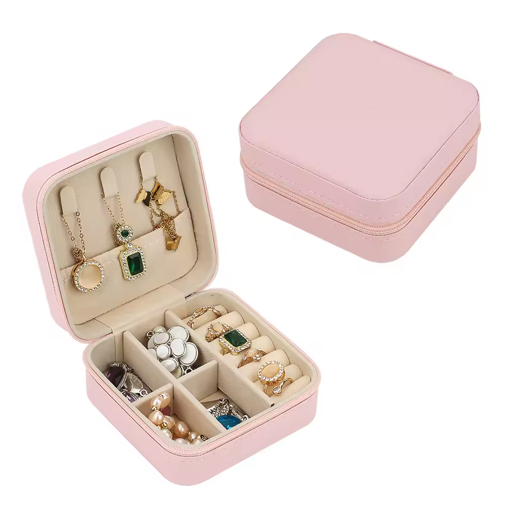 Personalized square jewelry travel box with custom engravings – the perfect Gift for ladies – Portable Ring organizer