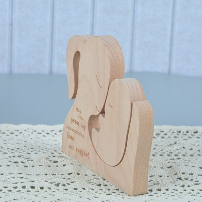 Personalized ornaments wooden mom and baby statue, creative wooden desktop ornament, carved decoration, family keepsake - Birthday gift for family members - Mother's Day gift