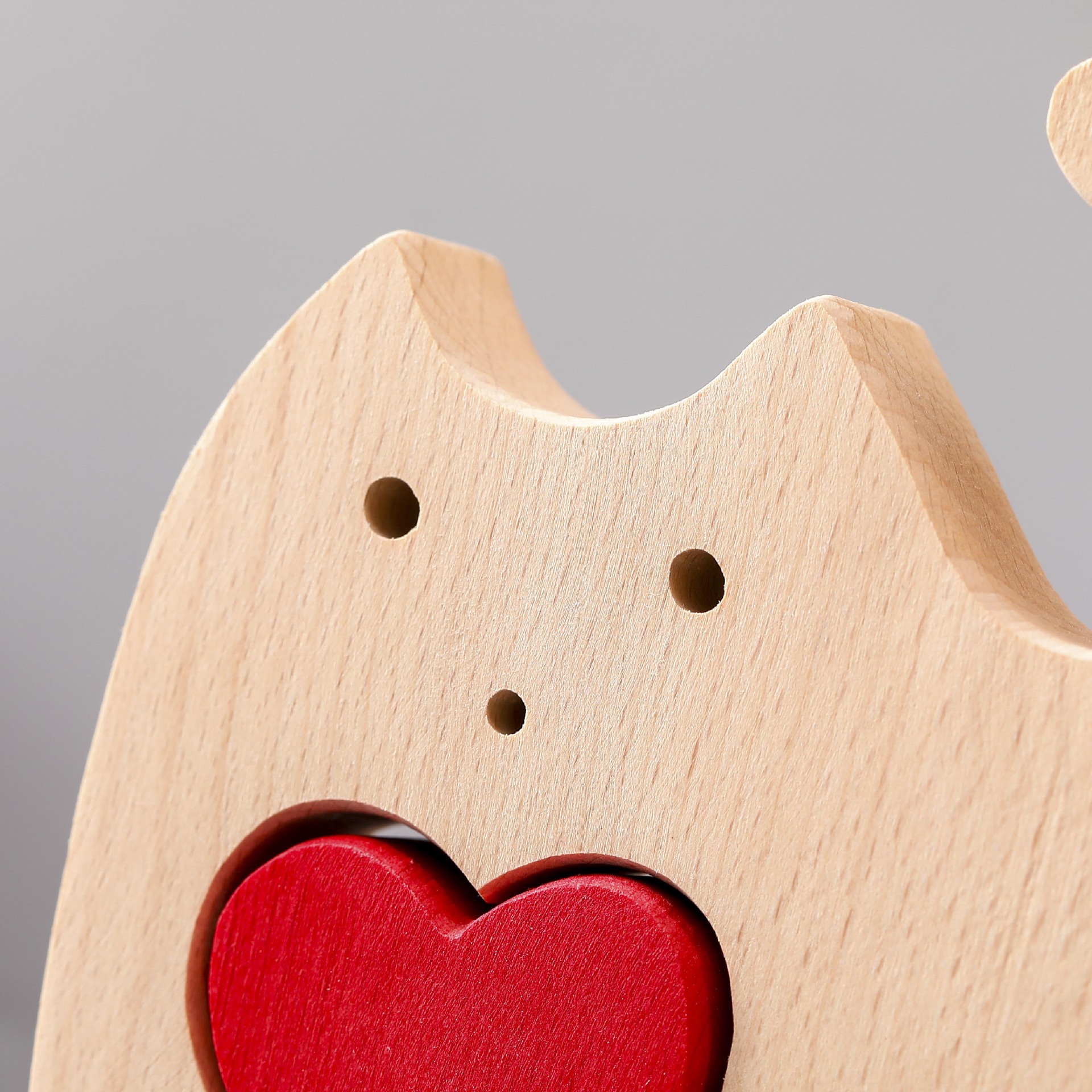 Personalized ornaments wooden mom and baby statue, creative wooden desktop ornament, carved decoration, family keepsake - Birthday gift for family members-TailorAura