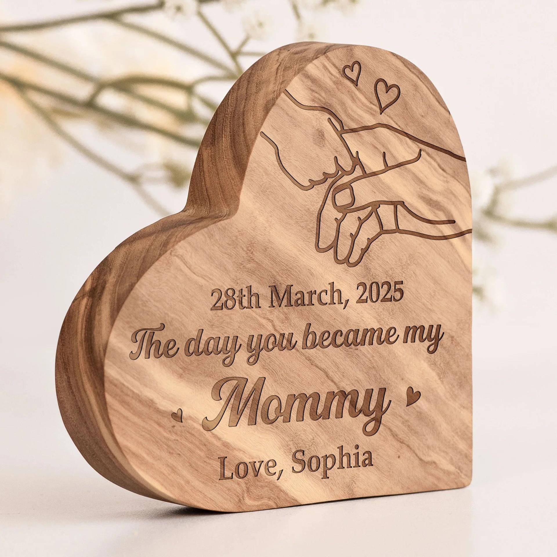 Personalized wooden heart-shaped ornaments for birthdays and anniversaries, perfect for Mother's Day desktop decorations - Gift for mom.-TailorAura