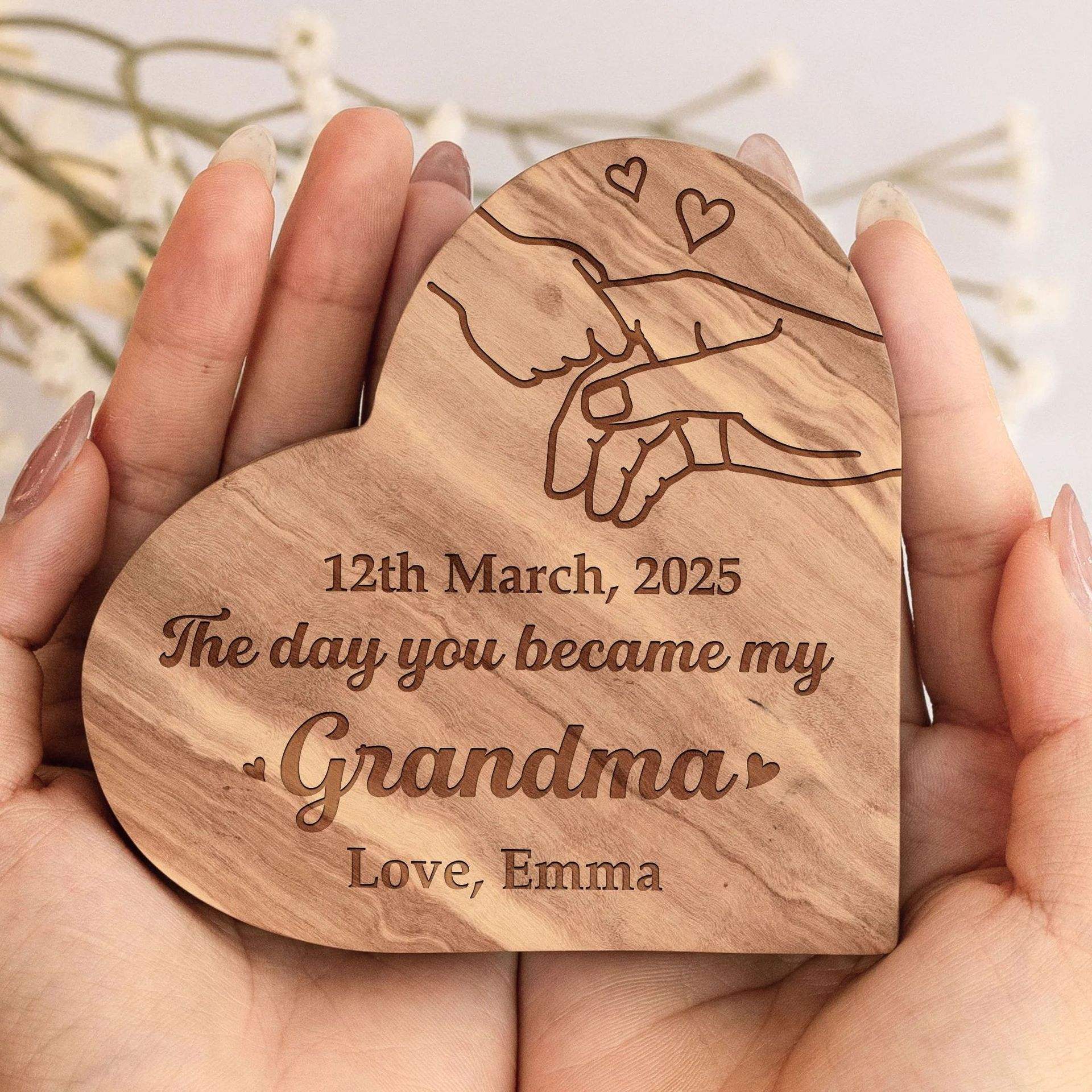 Personalized wooden heart-shaped ornaments for birthdays and anniversaries, perfect for Mother's Day desktop decorations - Gift for mom.-TailorAura