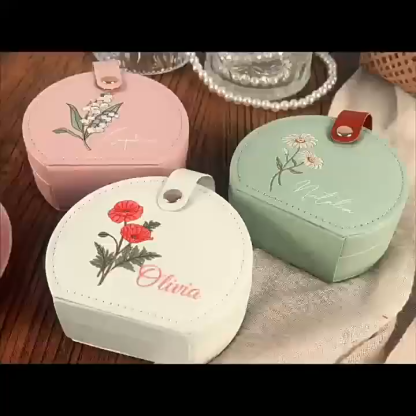 Customizable PU jewelry boxes with personalized logos, perfect as birthday gifts; personalized handbags.-Gift for girlfriend