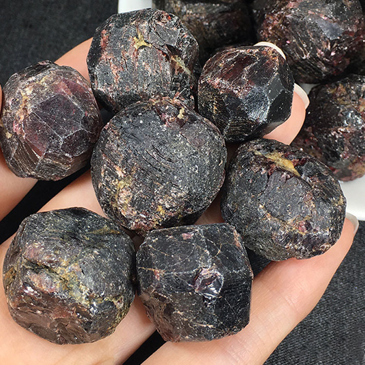 Natural Large Garnet Gemstone Round-Shape Rough Stone Raw Stone –  Mineral Specimen | Crystal Spiritual Healing Stone Meaning