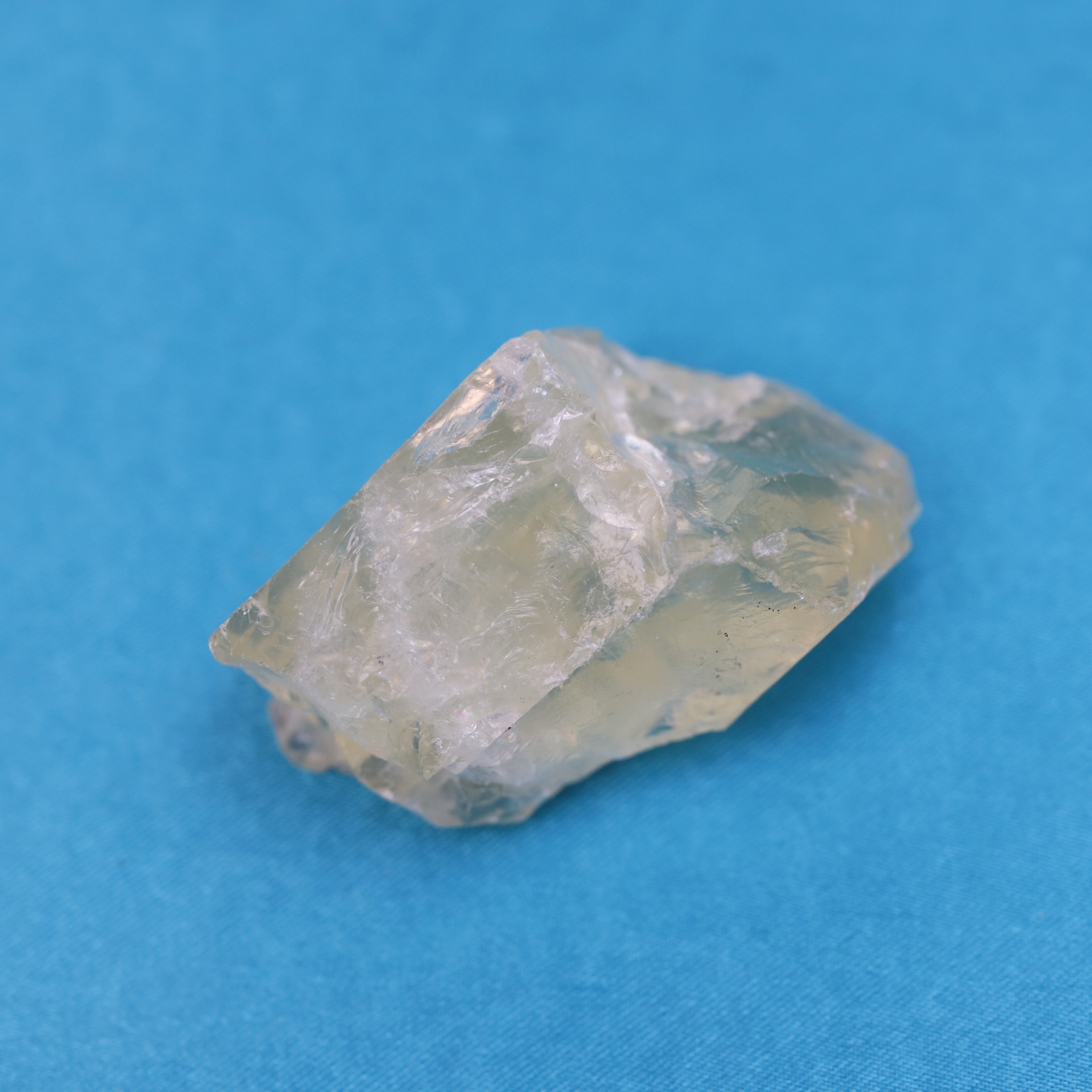 Lemon quartz crystal raw stone colored gemstone retail and wholesale