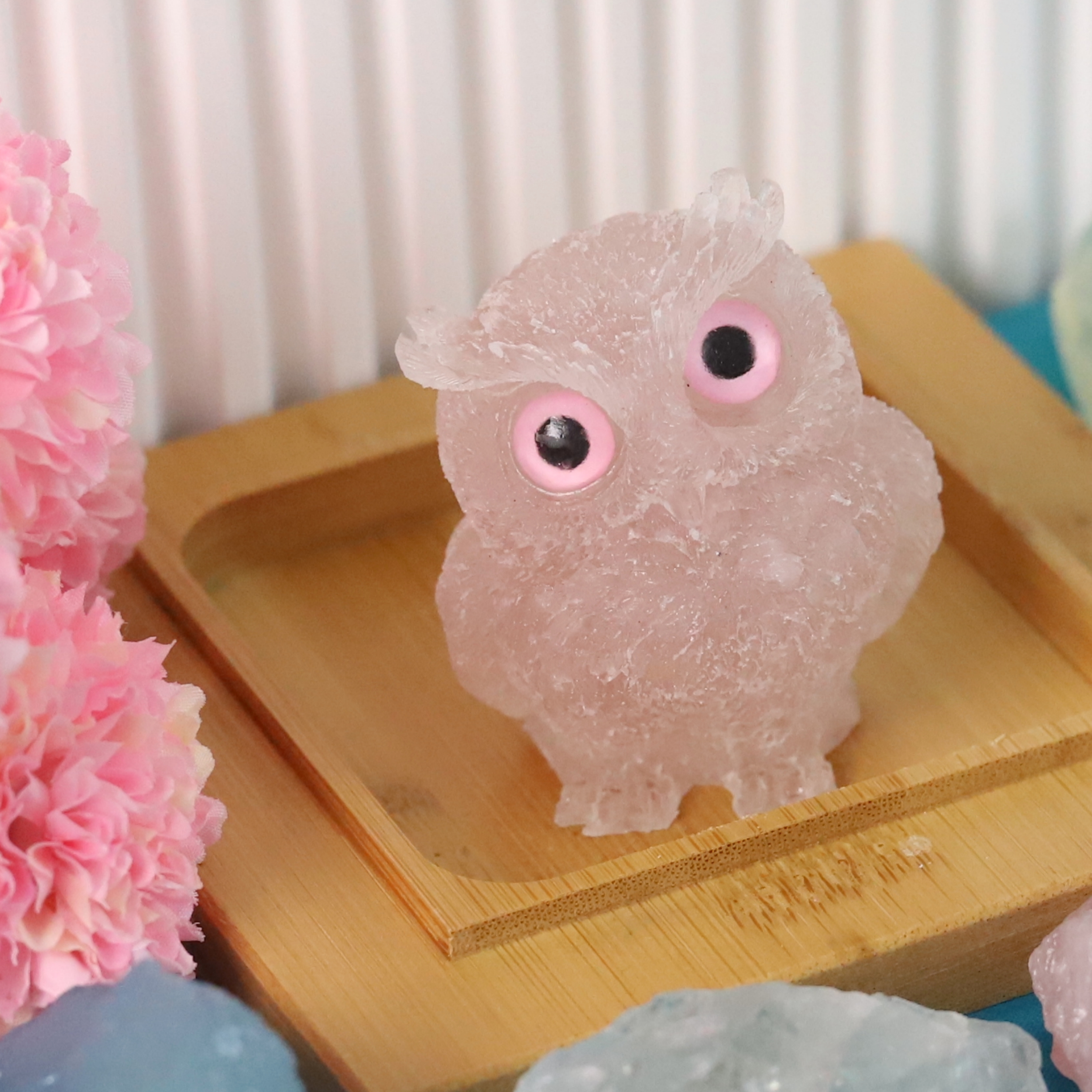 The cute Rose quartz  owl animal gemstone retail and wholesale