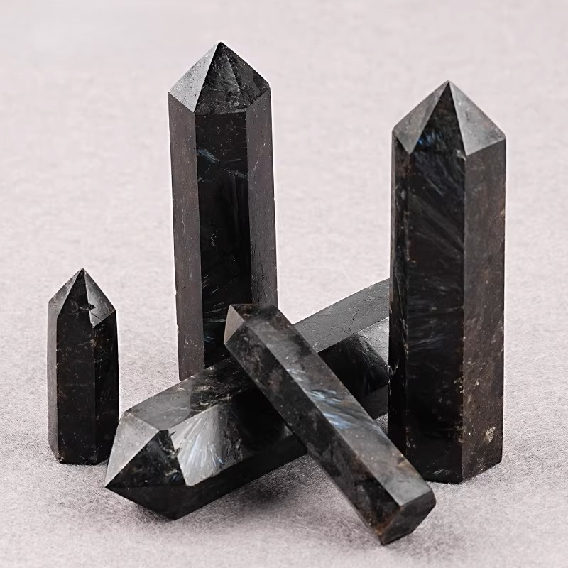 Natural Garnet Gemstone Raw Stone Crystal Tower Specimen for Cleansing,Rekki,Meditation | Crystal Spiritual Healing Stone Meaning