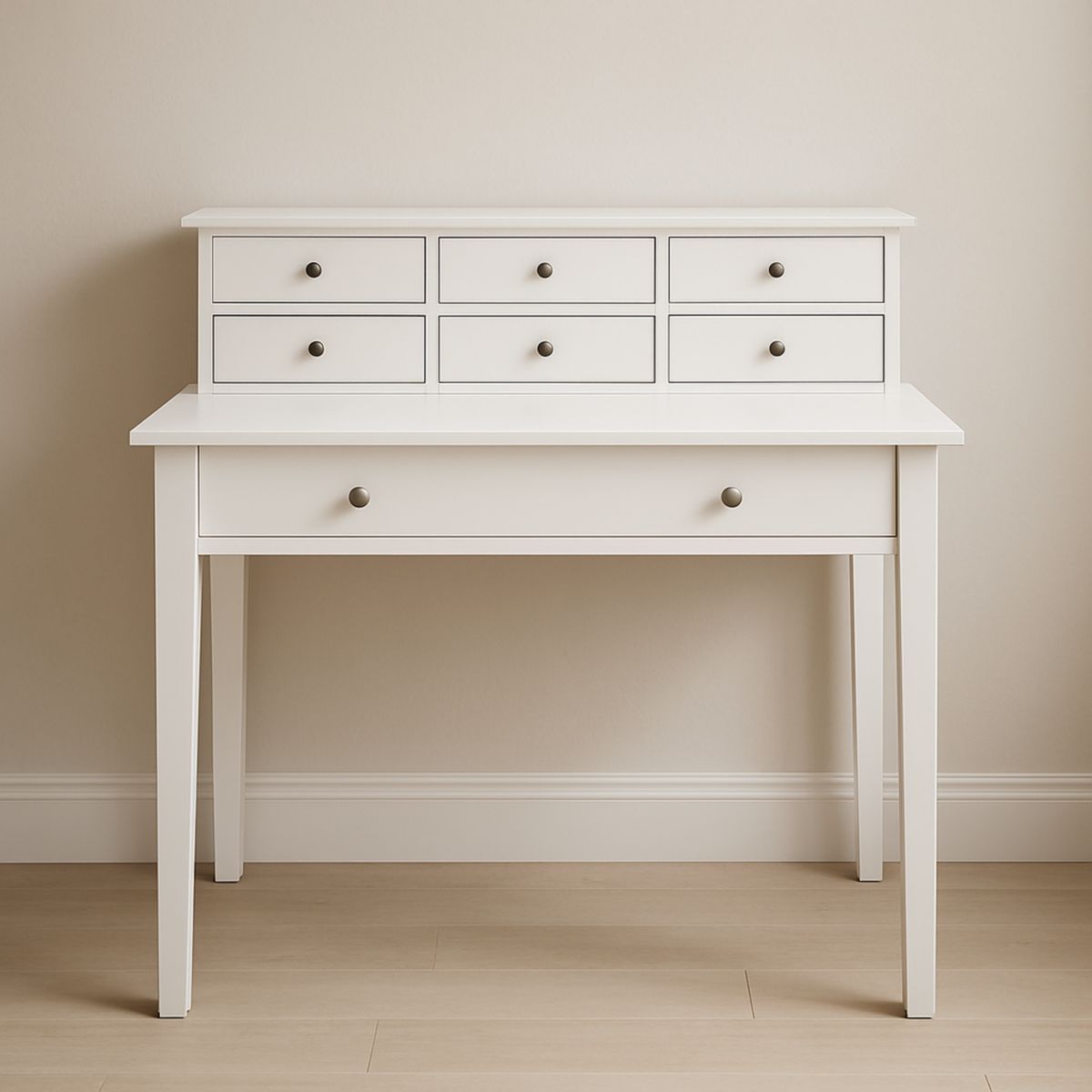 Hvitt skrivebord med 7 skuffer i tre 120 cm