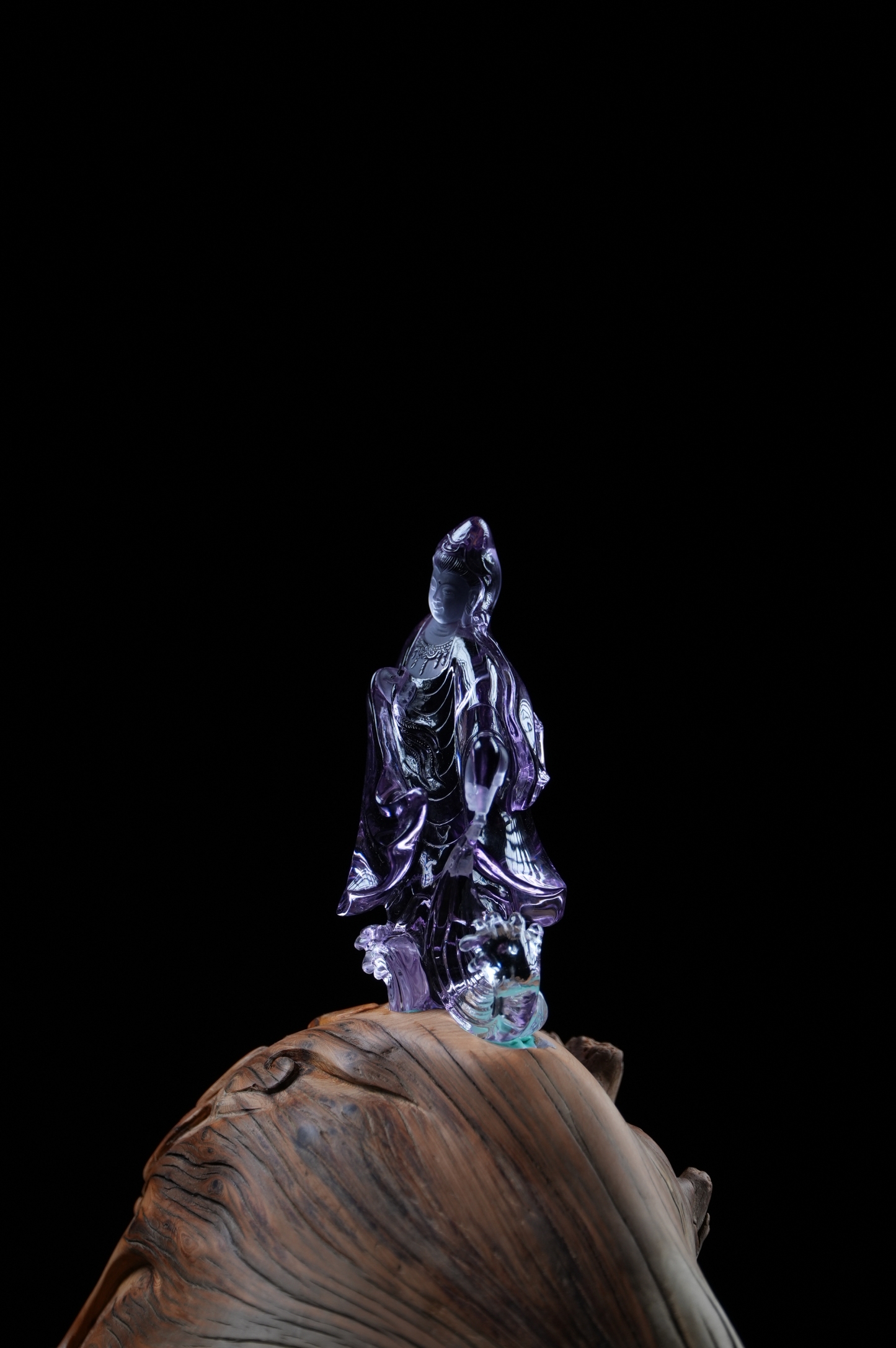 Amethyst Guanyin Stepping on the Waves