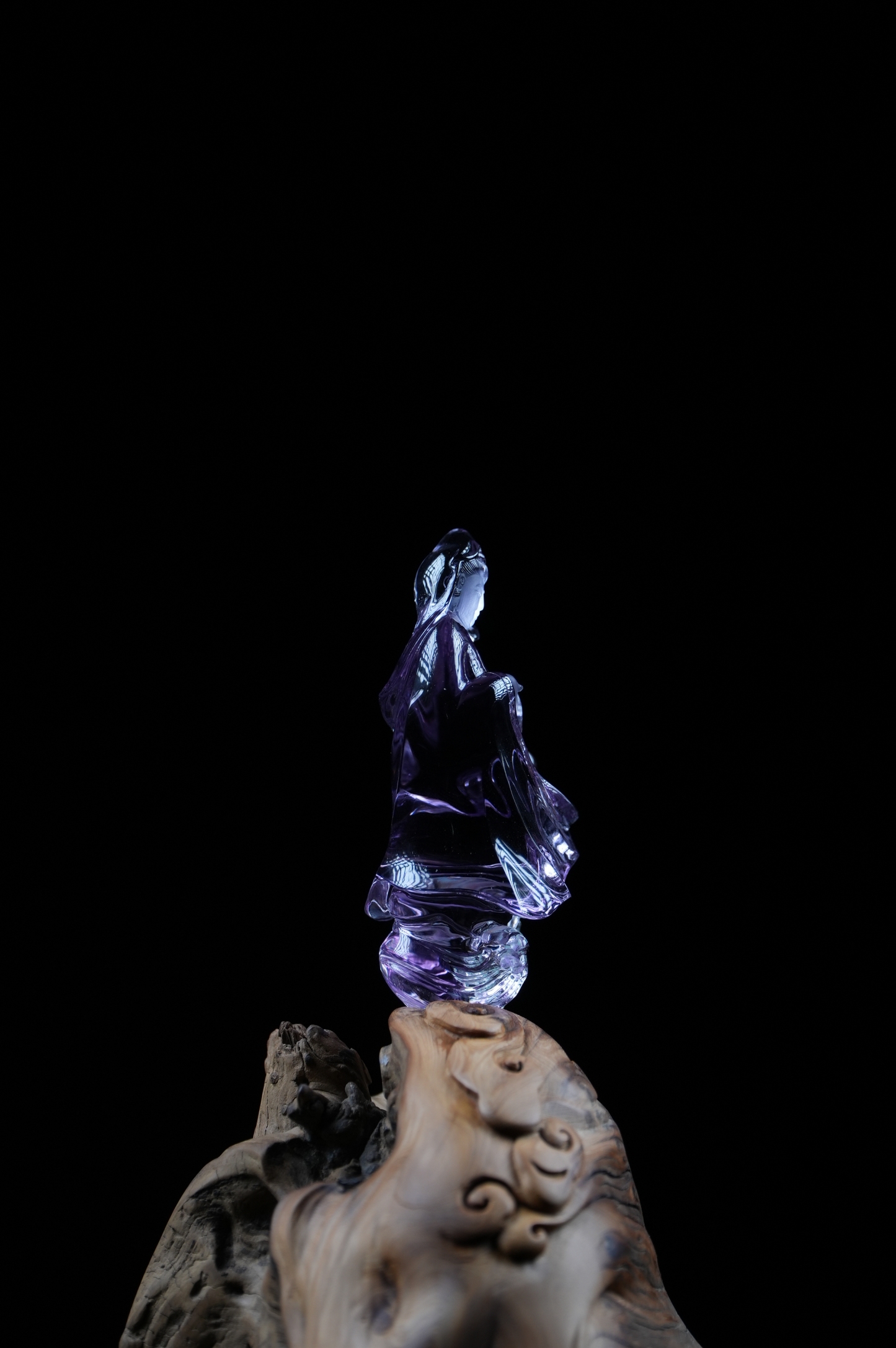 Amethyst Guanyin Stepping on the Waves