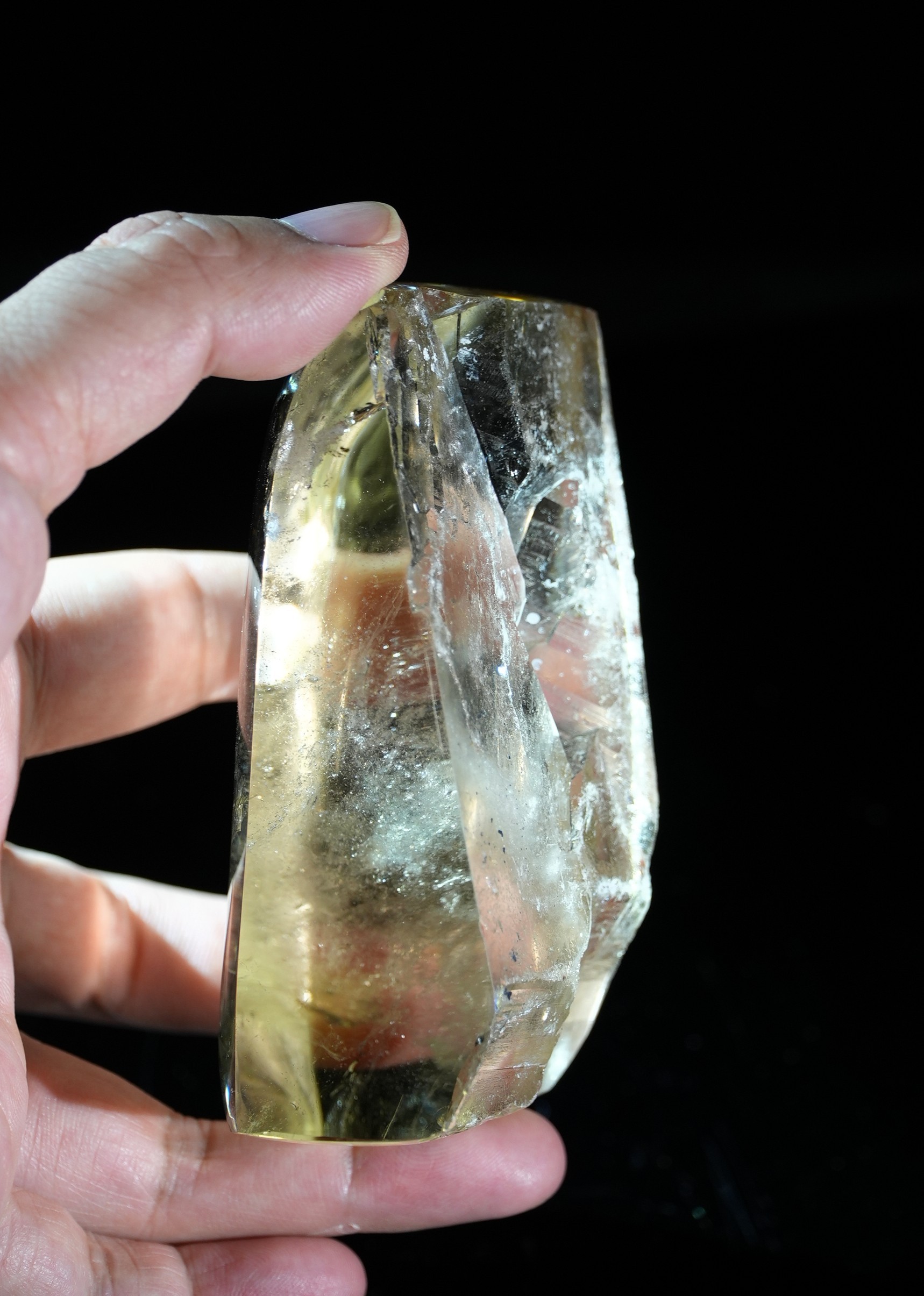 Pale yellow crystal rough stone