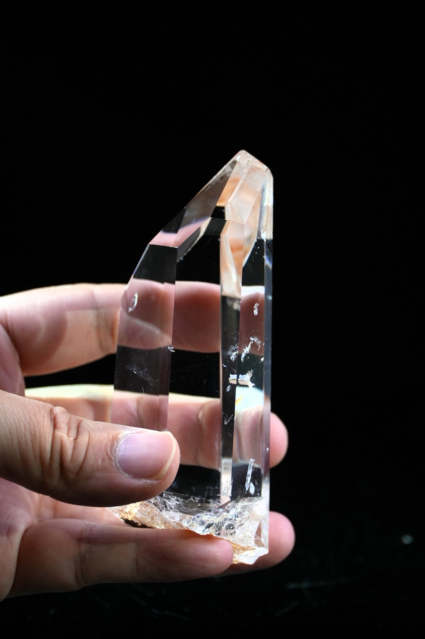 Transparent Tower Floating Light  White Crystal