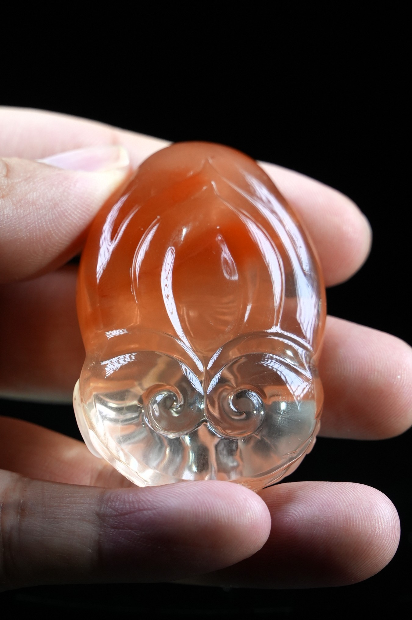 Guanyin theme, red rabbit fur crystal carving.Masterpieces