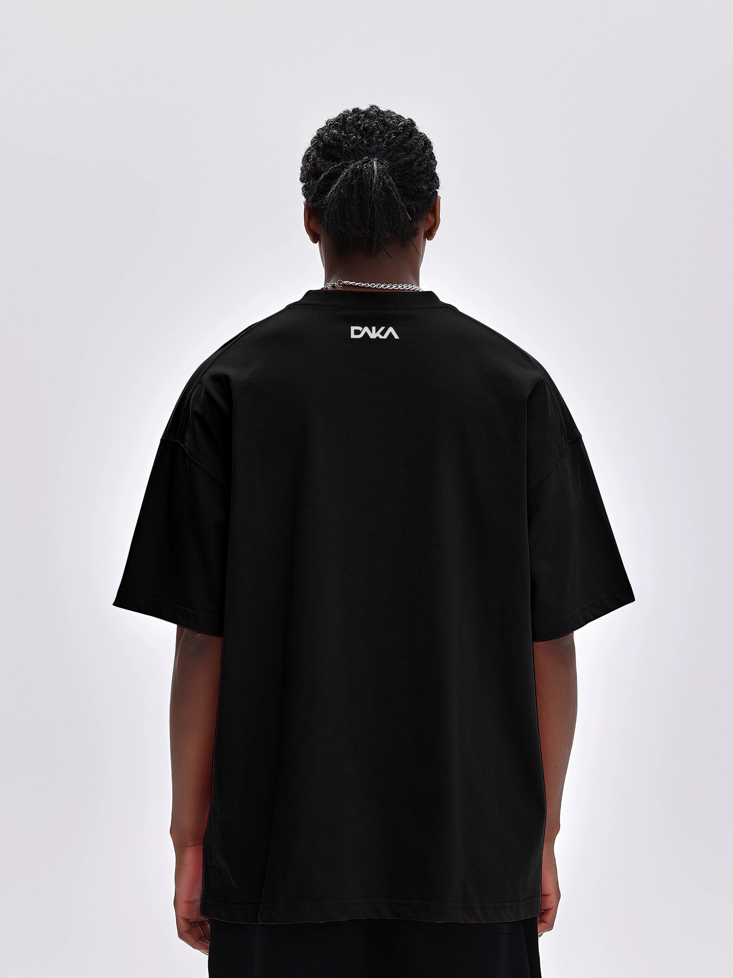 DAKA Classic T-Shirt – Minimalist Streetwear Style-Black