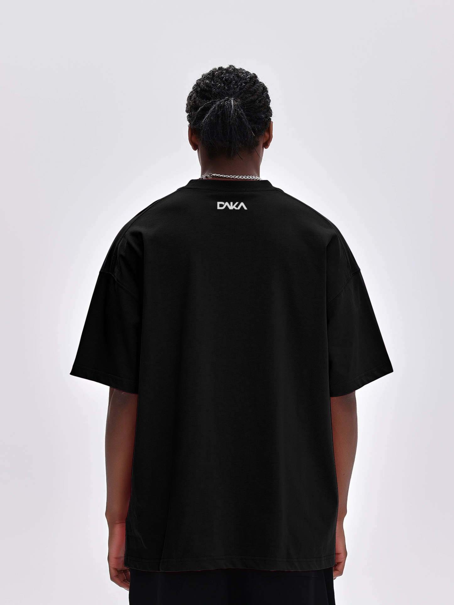 DAKA Classic T-Shirt – Minimalist Streetwear Style-Black