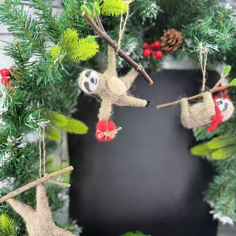 🎄 Wool Felt Christmas Sloth Ornament – Reusable, Eco-Friendly Holiday Bestie