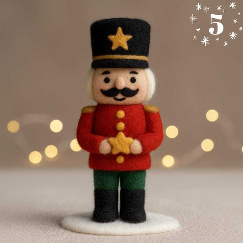 🎄🎉 Handmade Felted Nutcracker🎇 – Eco-Friendly Wool Soldier Ornament, Cozy Christmas Décor & Collectible Gift