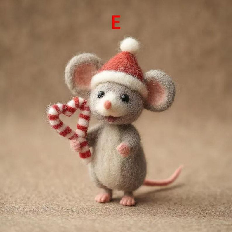 🎄 Eco-Friendly Handmade Felt Christmas Mouse — Adorable 3-Inch Wool Ornament for a Cozy, Green Holiday 🐭🌿✨