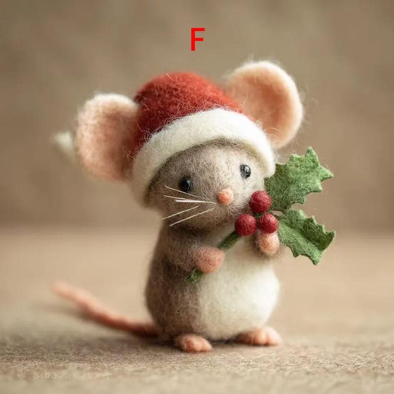 🎄 Eco-Friendly Handmade Felt Christmas Mouse — Adorable 3-Inch Wool Ornament for a Cozy, Green Holiday 🐭🌿✨