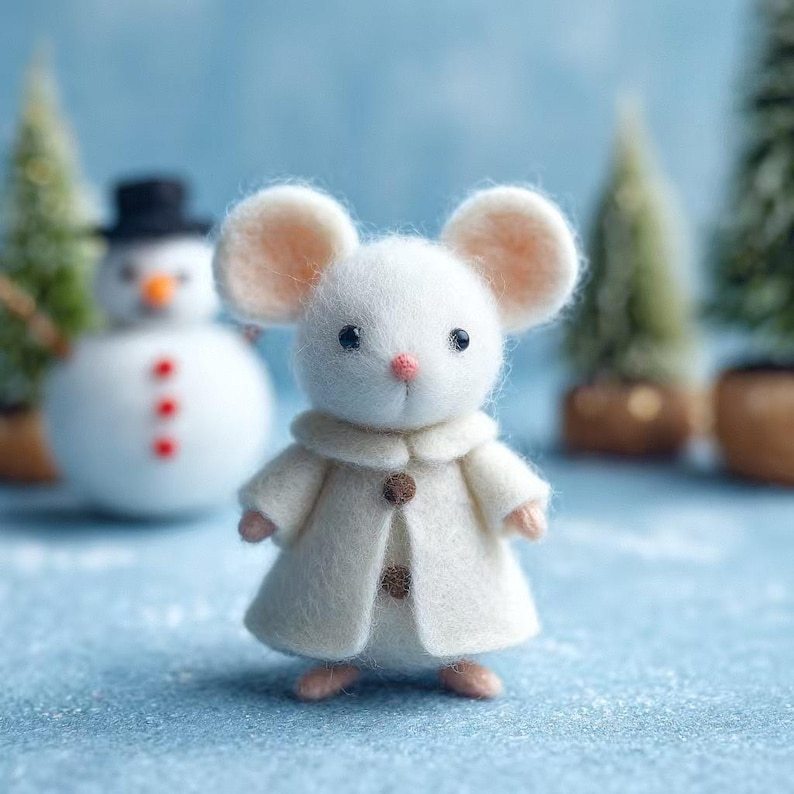 🎄🎄🎄Eco-Friendly Handmade Wool Felt Mouse — 3-Inch Natural Fiber Storybook Figurine 🐭🌿✨