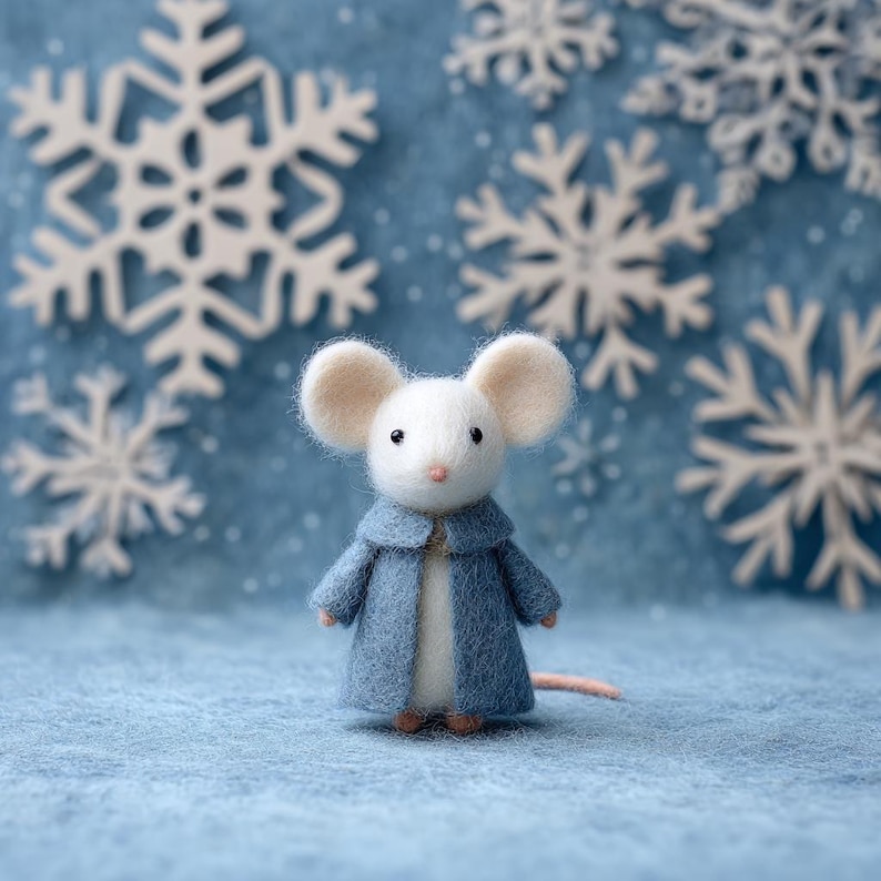 🎄🎄🎄Eco-Friendly Handmade Wool Felt Mouse — 3-Inch Natural Fiber Storybook Figurine 🐭🌿✨