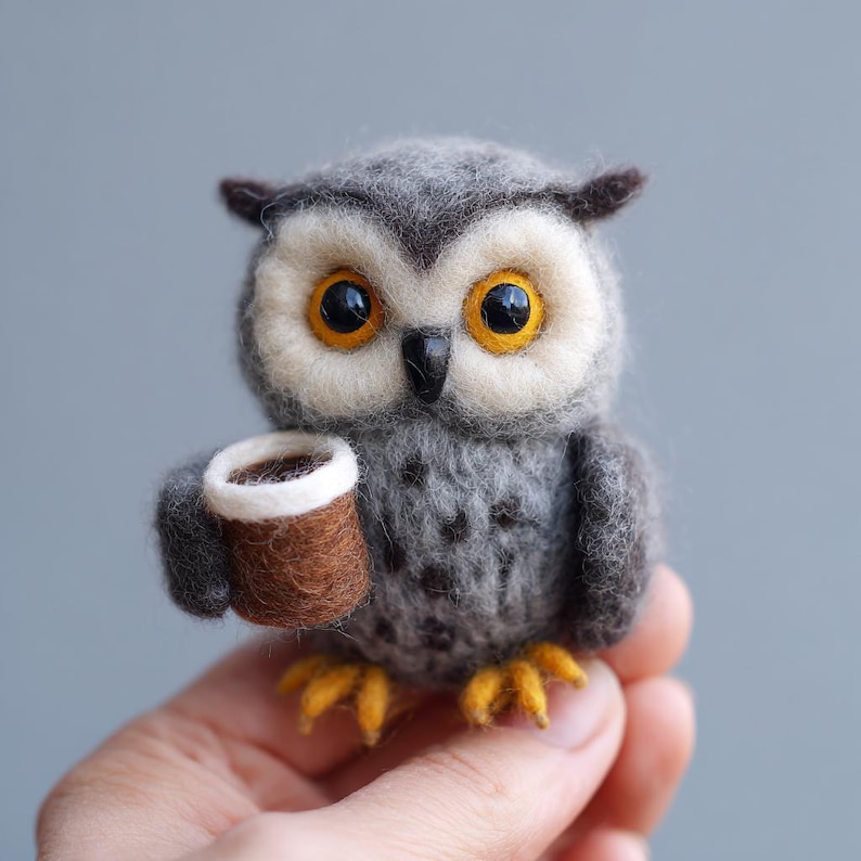🌿✨ Eco-Friendly Needle Felted Owl Figurine – Handmade Wool Bird Sculpture for Woodland Nursery Decor 🦉💚