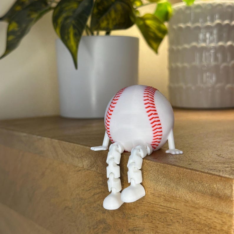 Ball-themed desktop decorations - fun sports gifts🎁