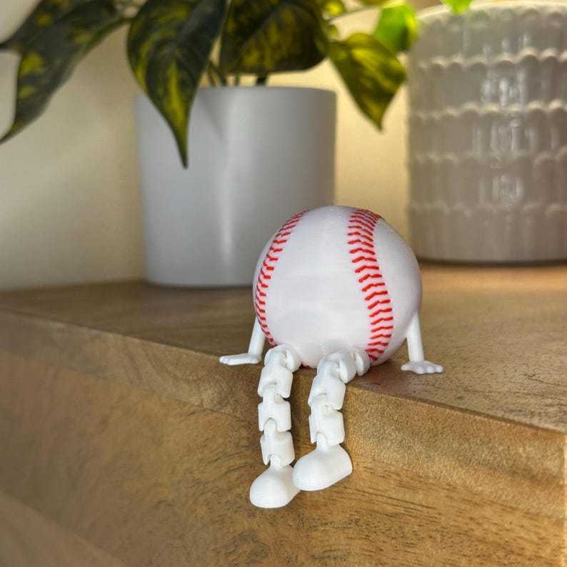 Ball-themed desktop decorations - fun sports gifts🎁