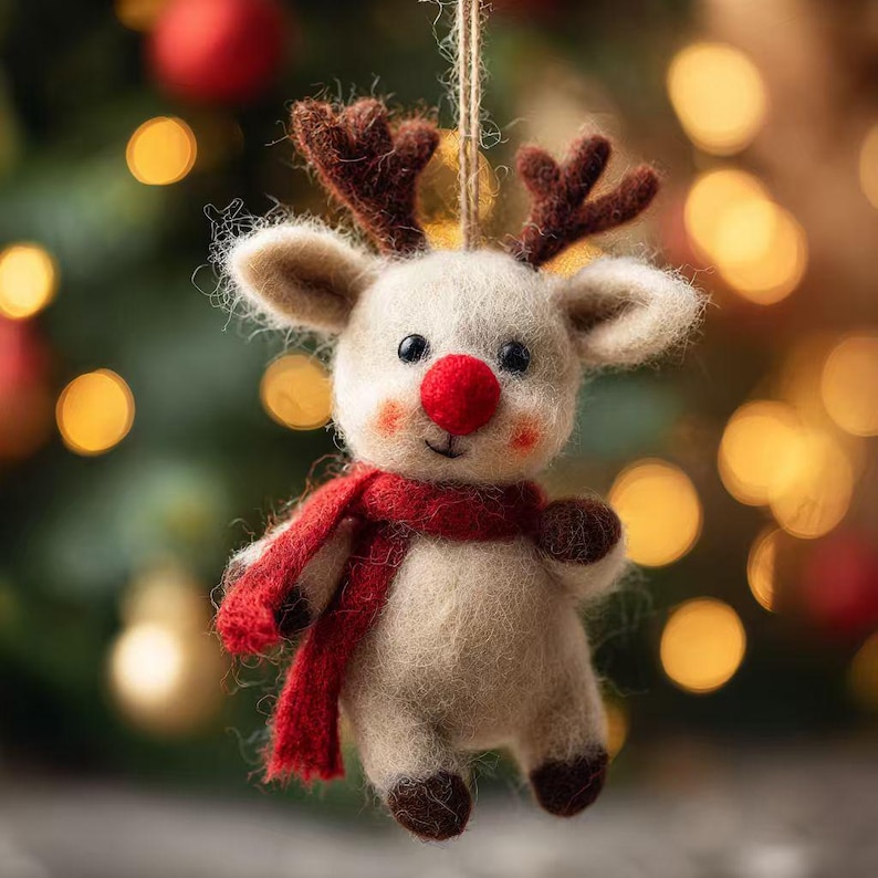 🦌🌿 Eco-Friendly Felt Reindeer Ornament – Handmade Wool Animal Figurine for Cozy Woodland Decor 🎄