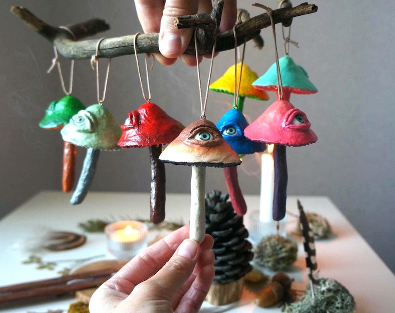 🍄♻️ Eco-Friendly Macabre Mushroom Ornament – Weird Eyeball Fungi for Dark Fantasy Christmas Decor 👁️🎄