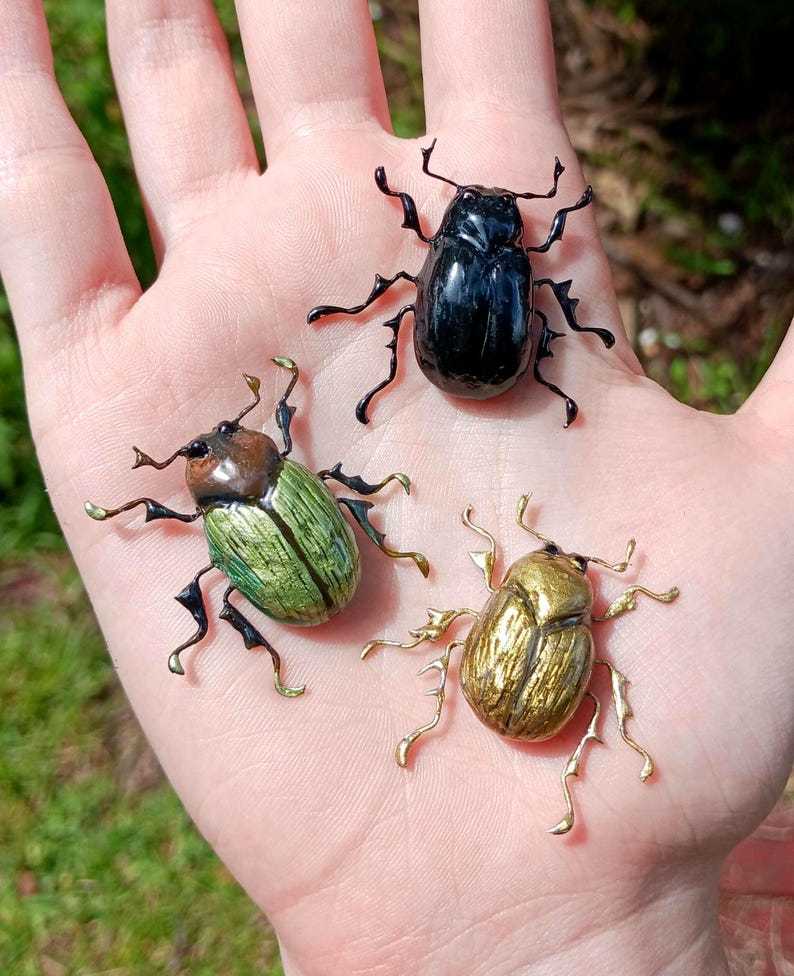 🌿✨ Eco-Friendly Handmade Realistic Scarab Beetle – Lifelike Clay Insect Art for Nature Lovers 💚