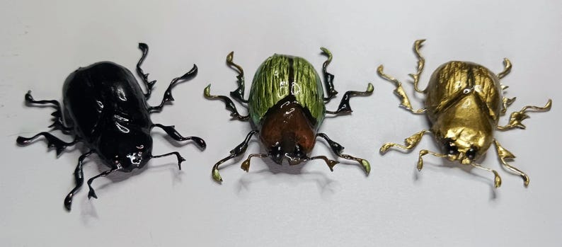 🌿✨ Eco-Friendly Handmade Realistic Scarab Beetle – Lifelike Clay Insect Art for Nature Lovers 💚