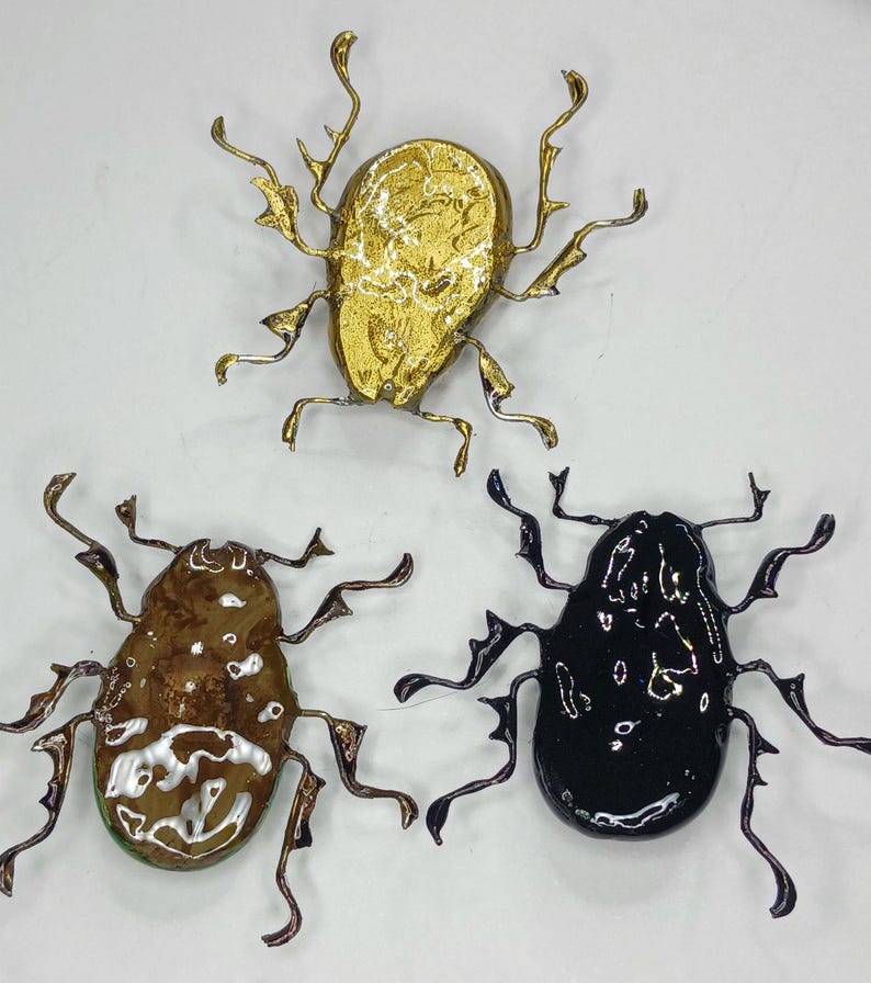 🌿✨ Eco-Friendly Handmade Realistic Scarab Beetle – Lifelike Clay Insect Art for Nature Lovers 💚