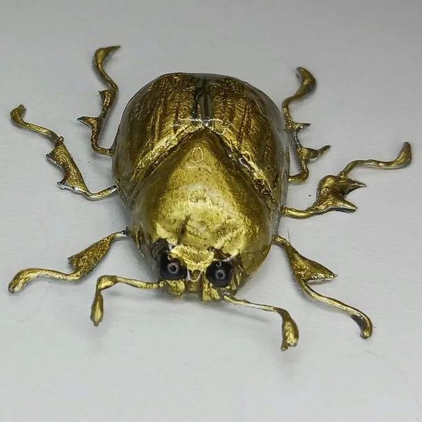 🌿✨ Eco-Friendly Handmade Realistic Scarab Beetle – Lifelike Clay Insect Art for Nature Lovers 💚