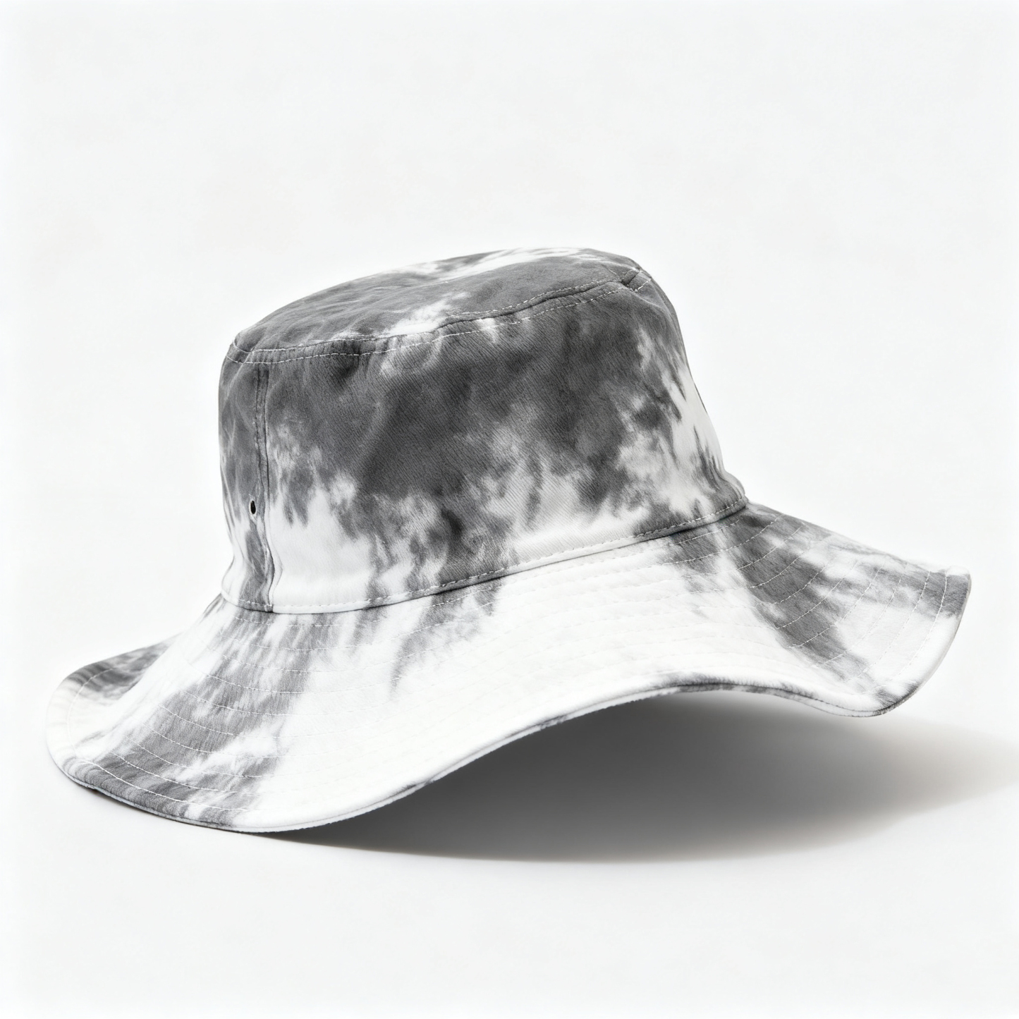 Natürlich gefärbter Fischerhut aus Pflanzen