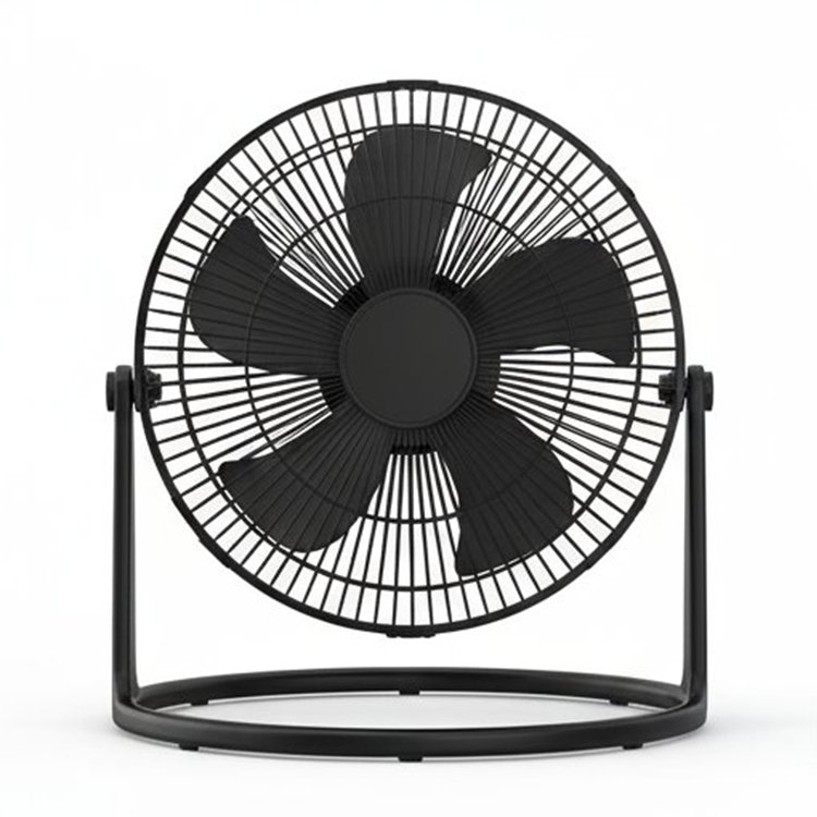 Moderner Tischventilator auf einem Bürotisch