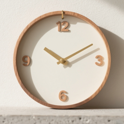 Nowoczesny, prosty zegar ścienny z litego drewna