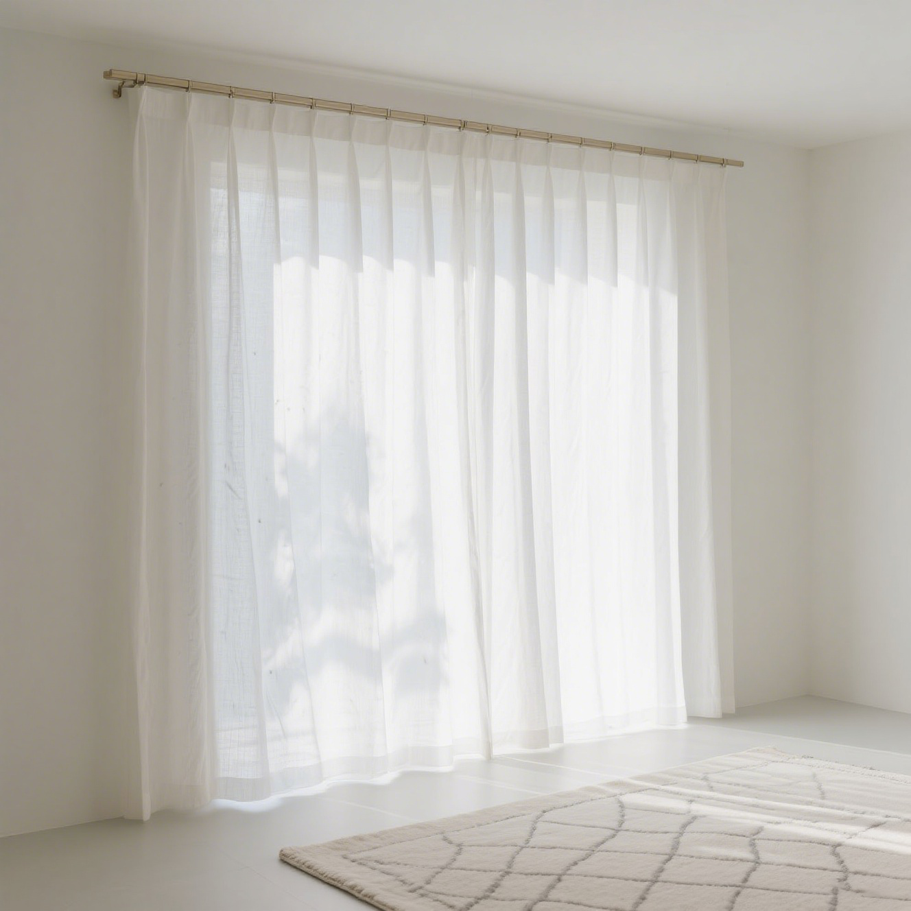 Fehér fényáteresztő vékony függöny nappaliba és hálószobába