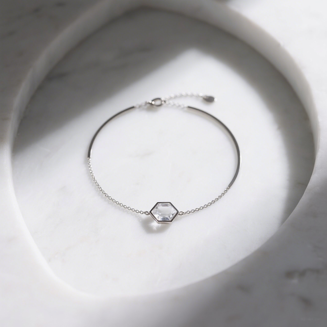 Gyémánt alakú elegáns kis szériás ötvözött karkötő