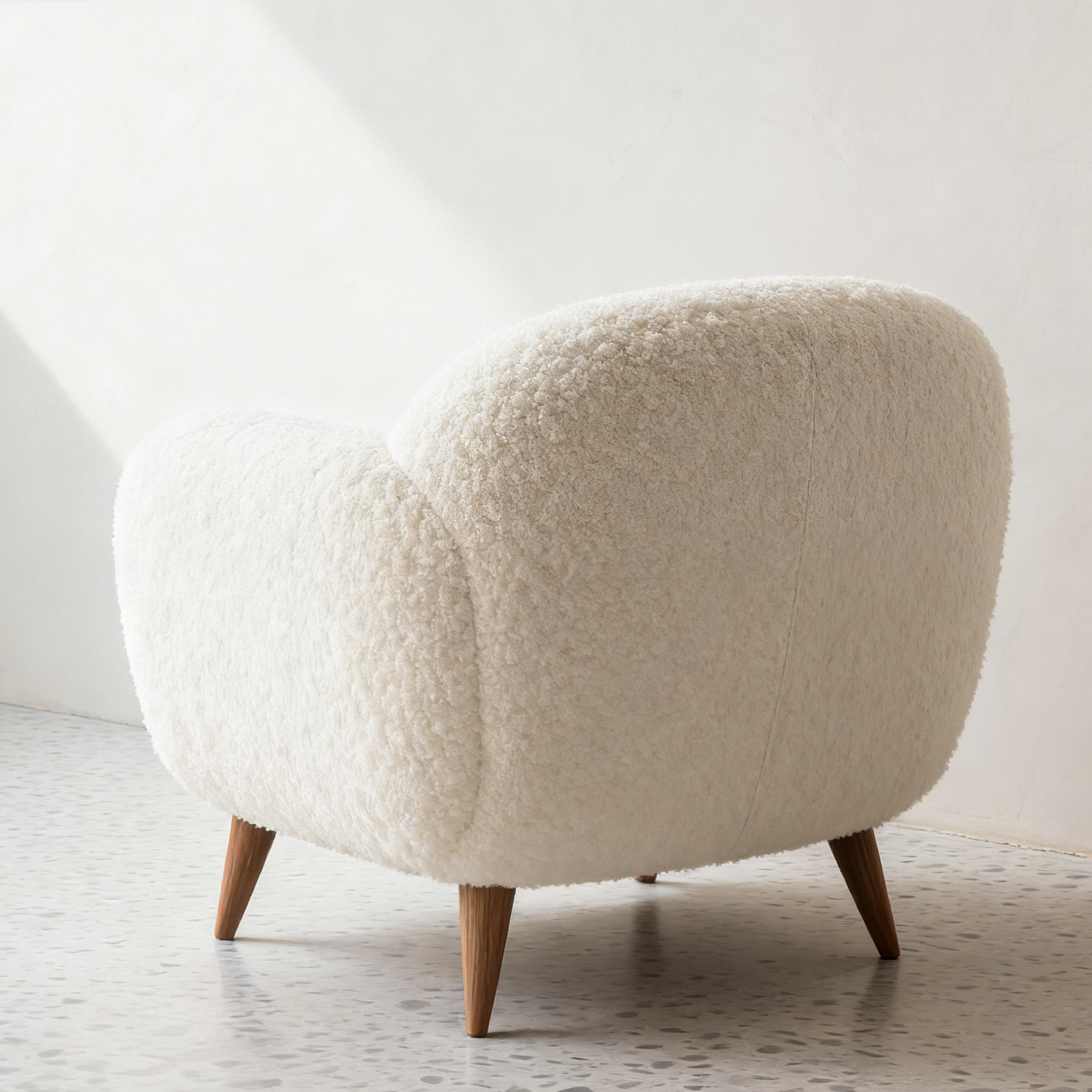 Fotel wypoczynkowy ze skóry jagnięcej