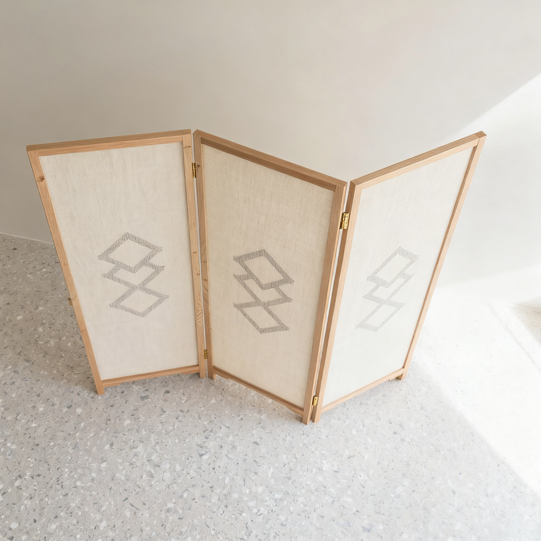 Lekki, luksusowy parawan z ramą z drewna lnianego