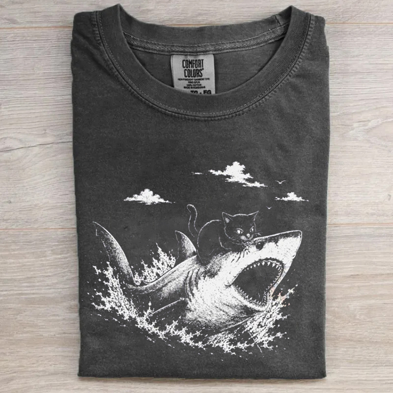 Vintage Cat Biting Sahrk T-shirt