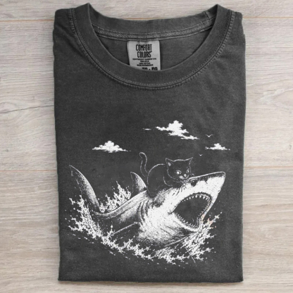 Vintage Cat Biting Sahrk T-shirt