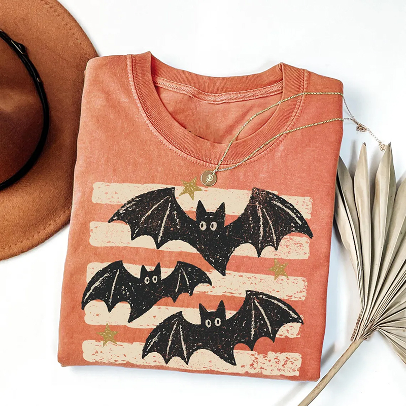 Vintage Bat Halloween T-Shirt