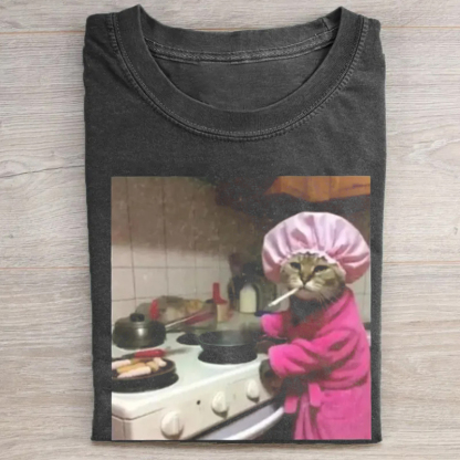 Funny Housewife Cat T-shirt