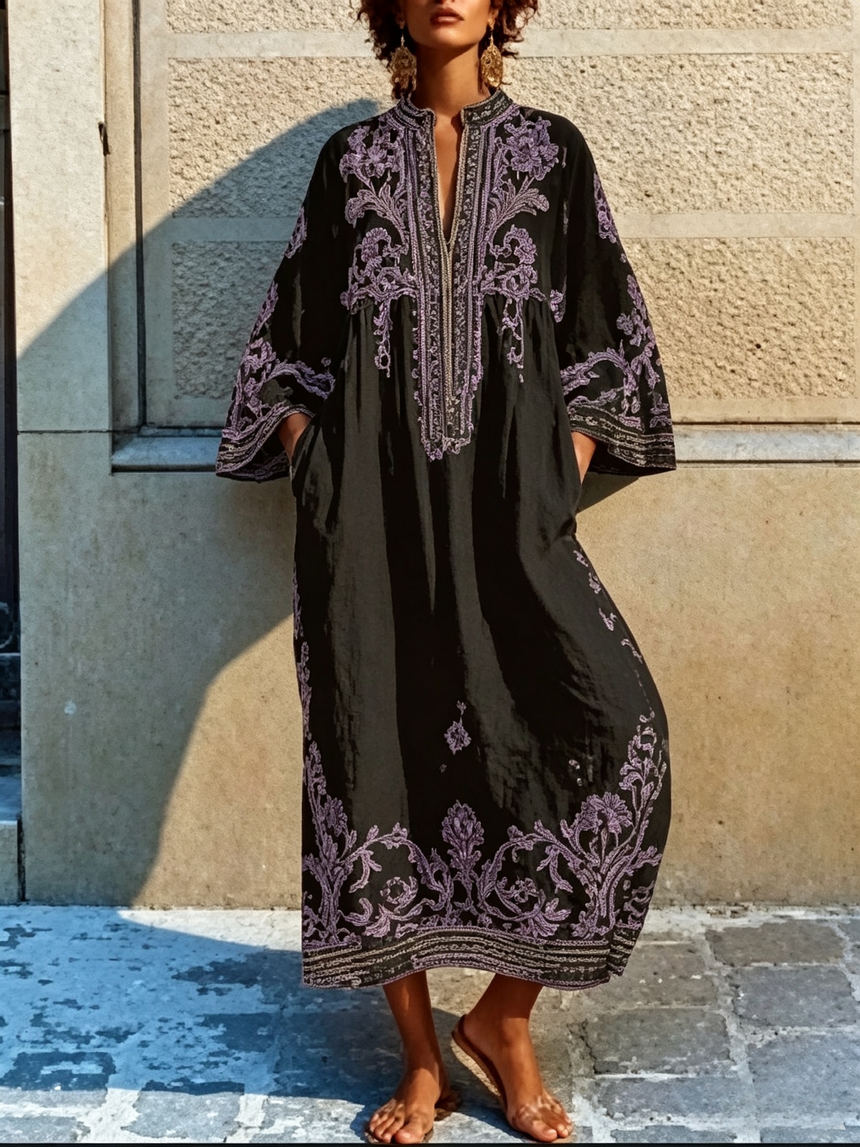 Luftiges Boho Leinen-Maxikleid mit Blumenmuster & Taschen