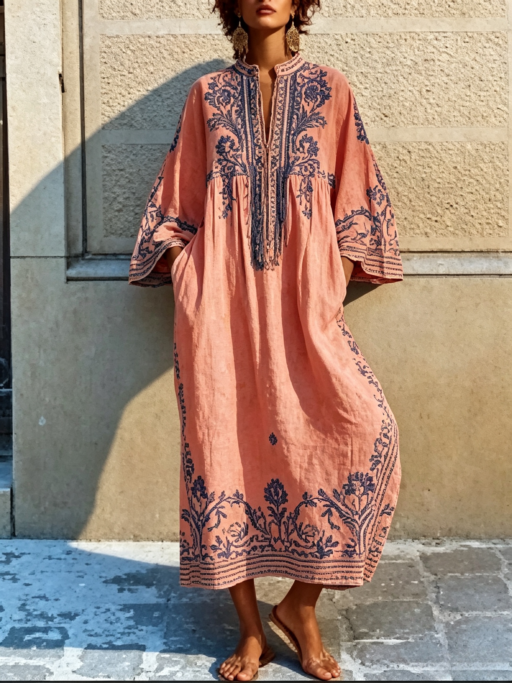 Luftiges Boho Leinen-Maxikleid mit Blumenmuster & Taschen