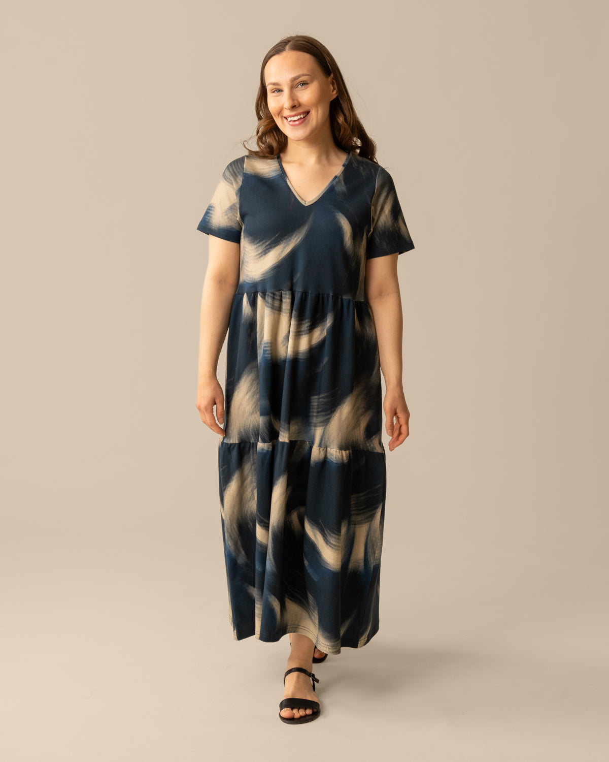 FlowEase™ V-Neck Maxi Dress – Ocean Wave Print