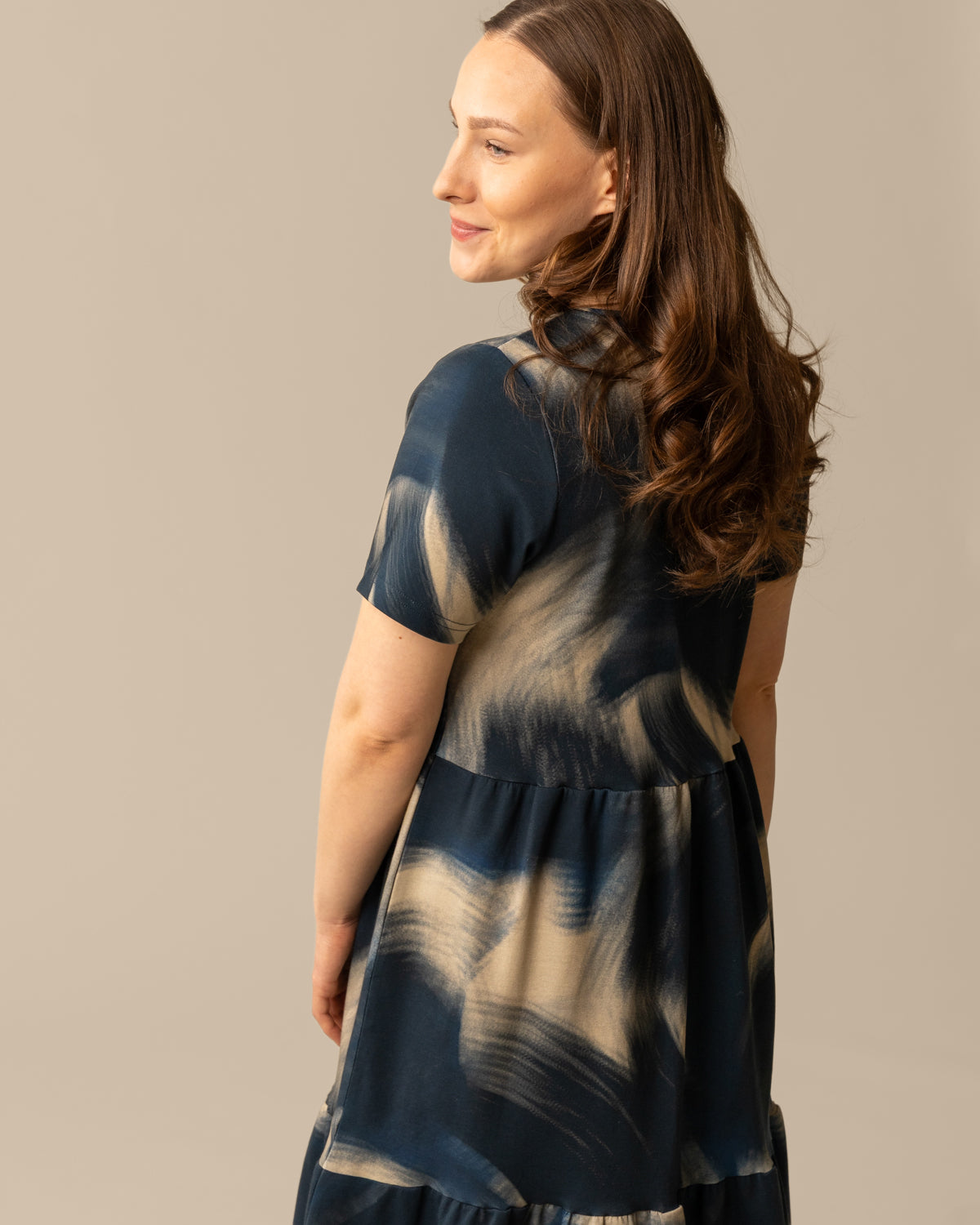 FlowEase™ V-Neck Maxi Dress – Ocean Wave Print